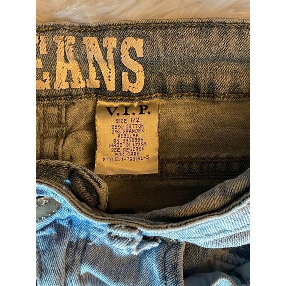 VIP SZ 1/2 Woman’s Jr Light Wash Factory Faded & Distressed Stylish Denim Jeans - Picture 4 of 9